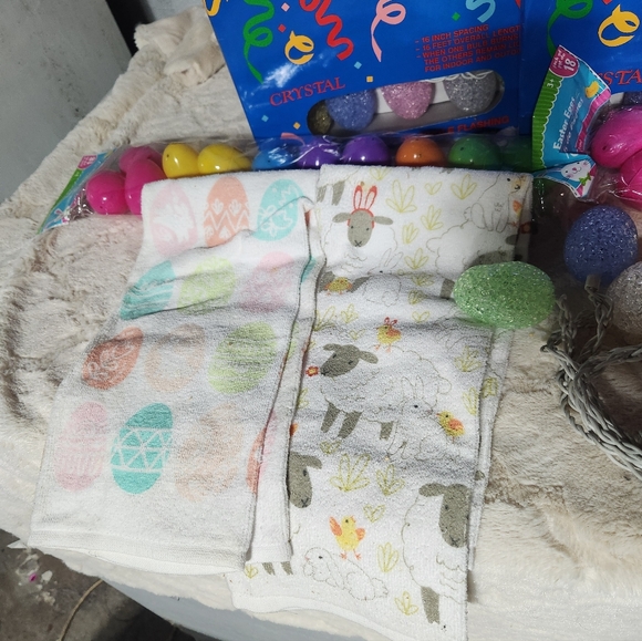 Easter Lot - Picture 2 of 4